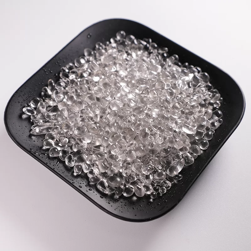 Farbige Glasperlen zum Kleben von Steinen und zur Dekoration